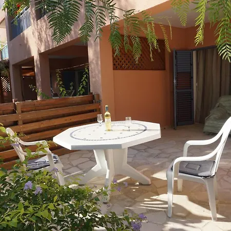 Limnaria Gardens Paphos, Near Apartament *