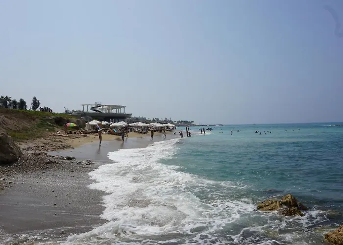 Limnaria Gardens Paphos, Near بافوس