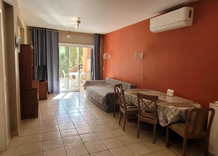 شقة Limnaria Gardens Paphos, Near