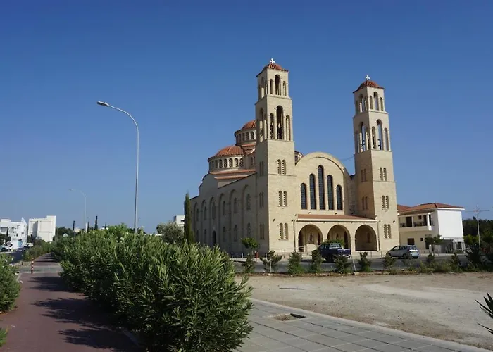 公寓 Limnaria Gardens Paphos, Near *