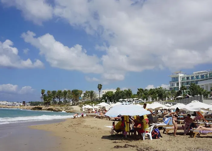 Limnaria Gardens Paphos, Near 公寓