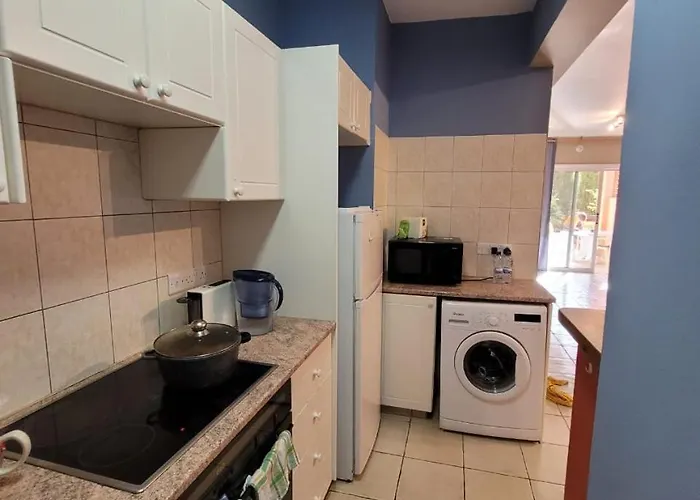 Limnaria Gardens Paphos, Near 公寓